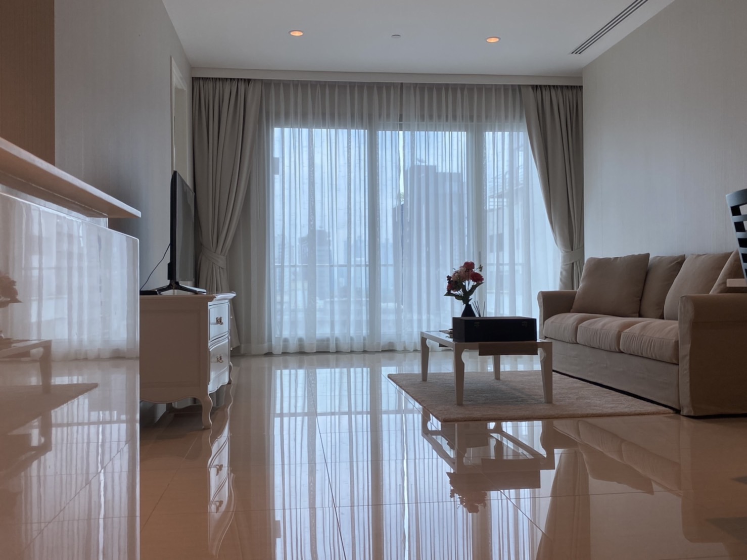 ให้เช่าคอนโด 185 Rajadamri Condominium  Super Luxury บนถนนราชดำริ ใกล้ BTS ราชดำริ  LH-RW003343 รูปที่ 1