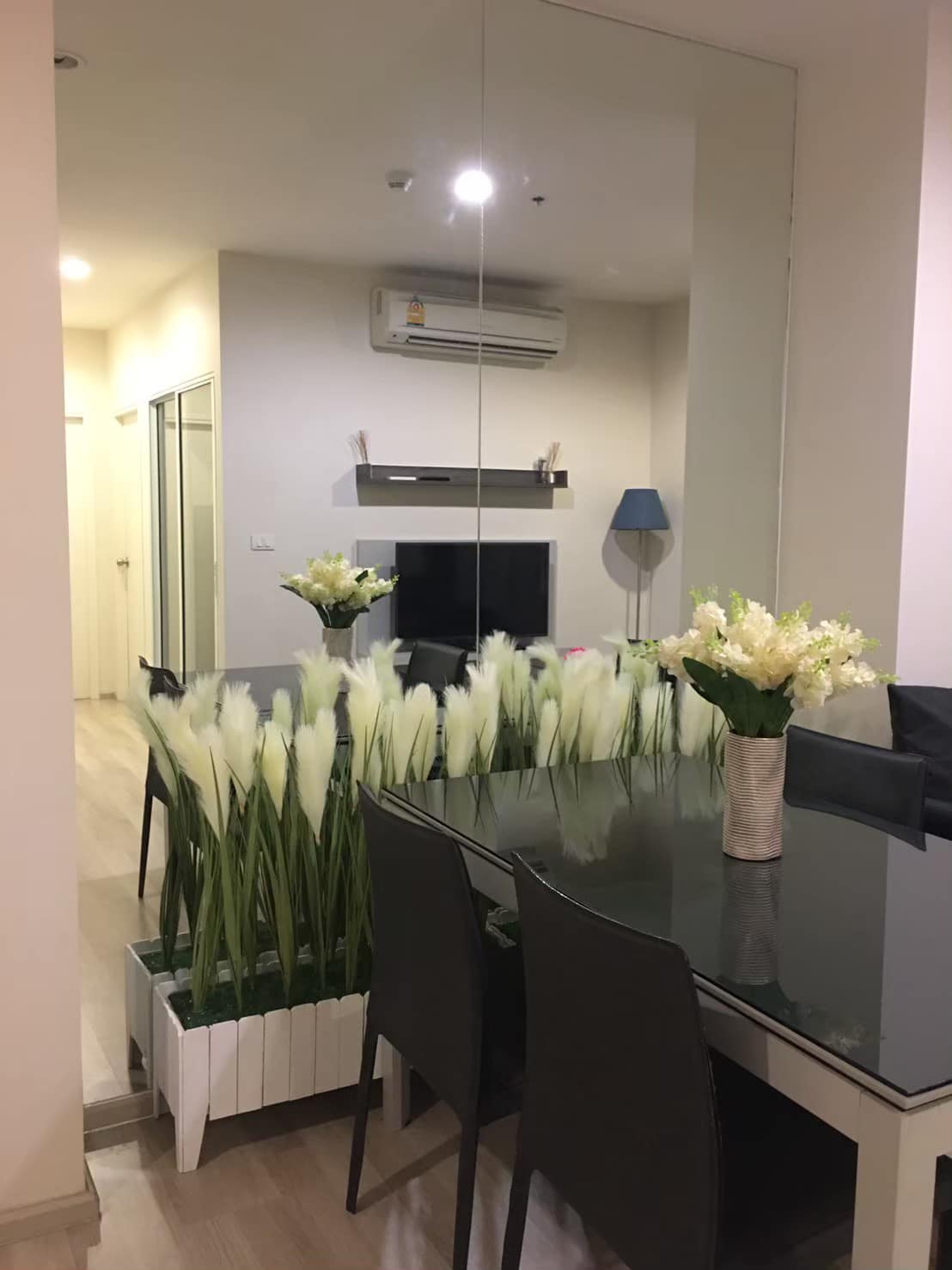 ให้เช่าห้องคอนโด Centric Ratchada - Huai Khwang Station    ชั้น  12A ขนาด 50 ตรม. 2 ห้องนอน 1 ห้องน้ำ ราคาเช่า 28,000 /เดือน  โทร 0958195559 รูปที่ 1
