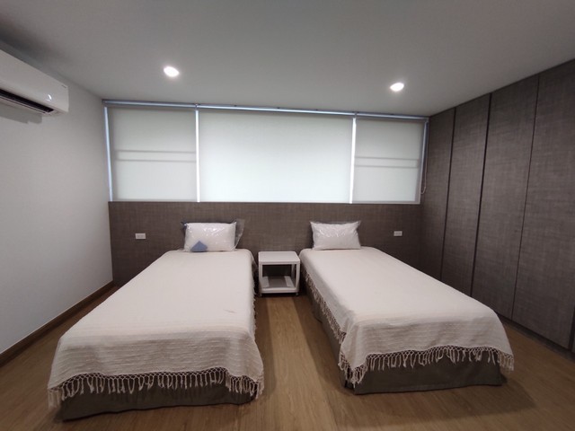 For RENT! Tai Ping Condo 216 sqm. new renovation near BTS Ekamai and Thonglor รูปที่ 1