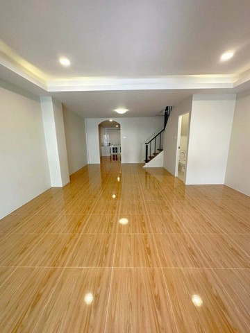 For Sales : Chalong, 2-Storey Town Home, 3 Bedrooms 2 Bathrooms รูปที่ 1