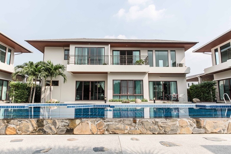 บ้านหรู 3 หลัง ให้เช่า บ้านพร้อมสระว่ายน้ำส่วนตัว  พระราม9   House land 400sqw  12 bedrooms  รูปที่ 1