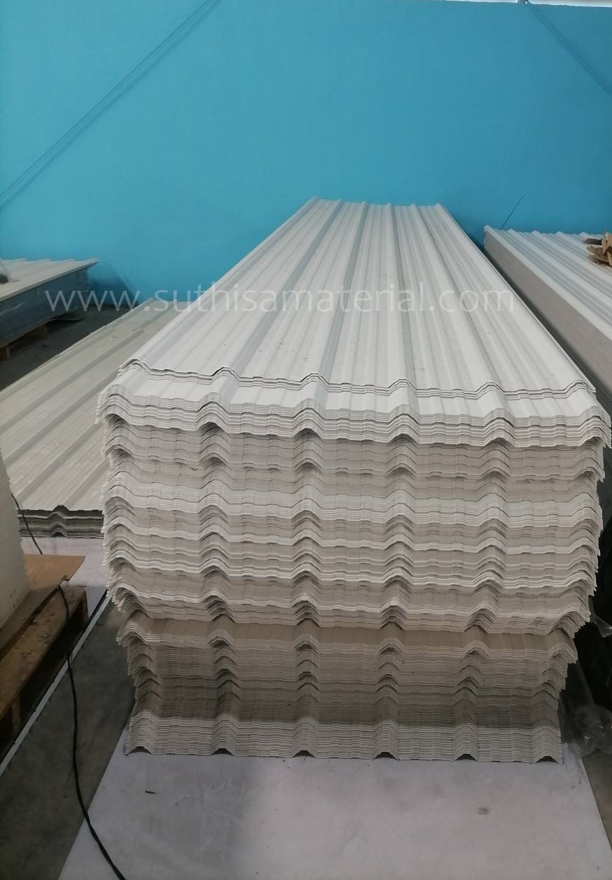 แผ่นหลังคา OK Roof แผ่นไม่สะสมความร้อน จับแผ่นด้วยมือเปล่าได้ มือไม่พอง แม้แผ่นจะวางตากแดดไว้ ไม่ผุกร่อน ไม่เป็นสนิม บิดงอได้ ไม่หัก ไม่กรอบ รูปที่ 3