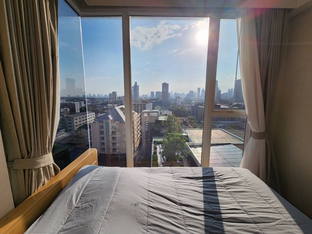 Siamese Sukhumvit 42 spacious safe clean 11th floor BTS Ekkamai รูปที่ 1