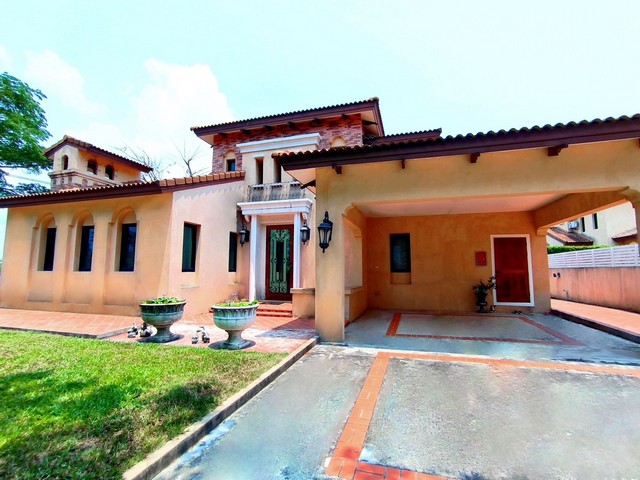 ขายบ้านหรู 2 ชั้น 146 ตรว. ณุศาชีวานี่ Nusa Chivani พัทยา บ้านพักตากอากาศสไตล์อิตาลีเเละทัสคานี จาก ณุศาศิริ *** ต่ำกว่าราคาประเมินแบงค์ รูปที่ 1