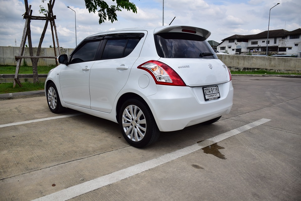 ออกรถแค่ 9 บาท # กับ SUZUKI SWIFT 1.2GLX ตัวท็อป # พุตสต๊าท เกียออโต้ แอร์จอ #กุญแจอัแริยะ 2ดอกครบ # สวยตรงปก #โทร 0957401229 ไอดีไล UTBP  รูปที่ 1