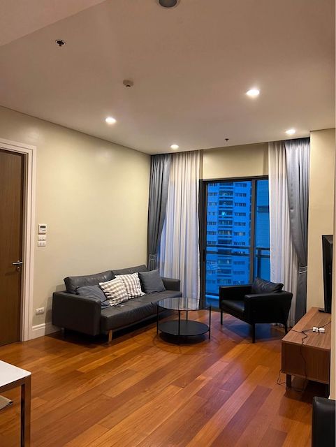 Bright Sukhumvit 24 private peaceful spacious 18th floor BTS Phrom Phong รูปที่ 1