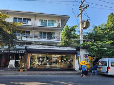 Rare Commercial Building for SALE at Tha Pae Walking Street!! Rachadamnoen Road Chiang Mai!! Suitable for every type of Business!! รูปที่ 1