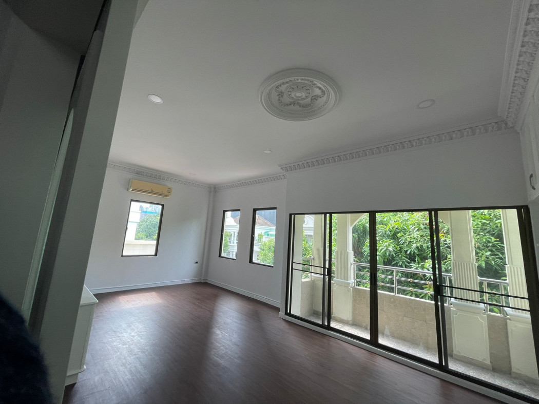 Classic House for rent in Sukhumvit soi 36, near BTS Thonglor 500 meter รูปที่ 3