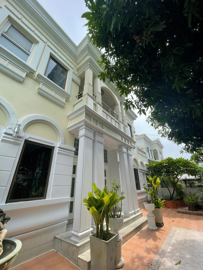 Classic House for rent in Sukhumvit soi 36, near BTS Thonglor 500 meter รูปที่ 1