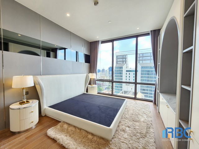 Penthouse Unit for Sale at Muniq Langsuan Selling with tenant  รูปที่ 1