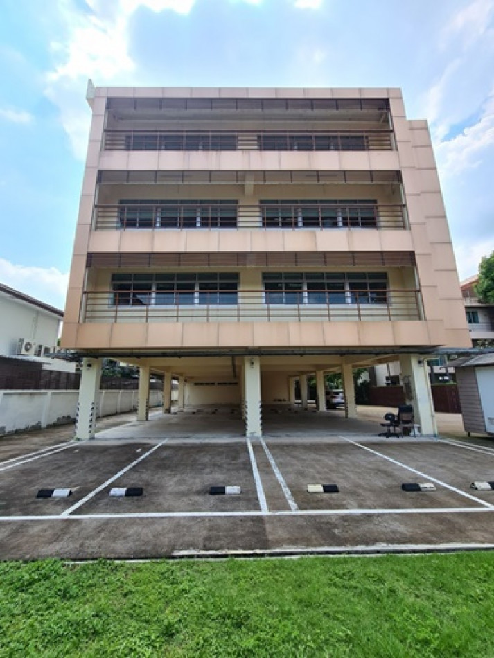 ขาย อาคารสำนักงาน พร้อมบ้านเดี่ยวสุดหรู ( 562 ตร.ว. ) สุขุมวิท 101 กรุงเทพมหานคร รูปที่ 3