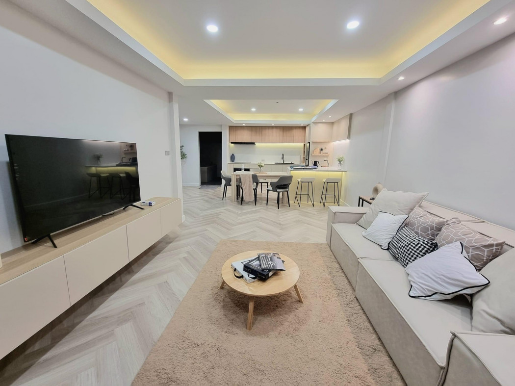 ให้เช่า Modern style ทาวน์โฮม เอกมัย 22 ตกแต่งใหม่ น่าอยู่มาก 4 ห้องนอน รูปที่ 2