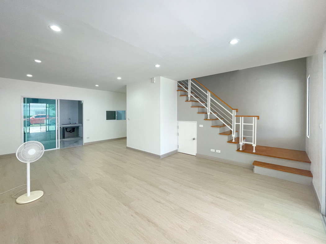 ขาย ทาวน์โฮม รีโนเวทใหม่ สวยพร้อมอยู่ พลีโน่ วงแหวน-รามอินทรา 136 ตรม. 21.8 ตร.วา ต่อเติมครบ ห้องครัวลงเสาเข็มไมโครไพล์ลึก 18 ม. รูปที่ 3