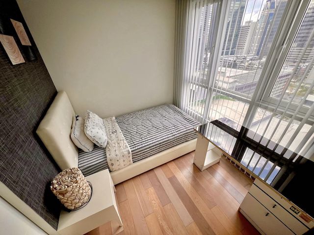 15 Sukhumvit Residence spacious beautiful view peaceful 17th floor BTS Nana รูปที่ 1