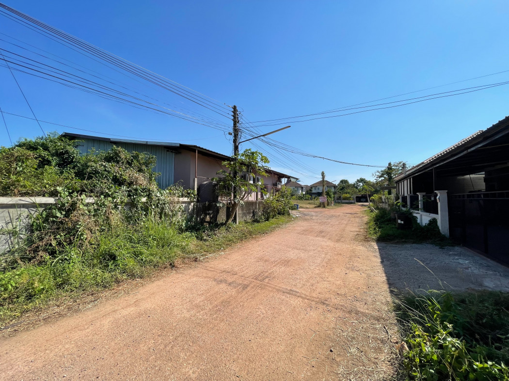 ขาย ที่ดิน หน้ากว้างประมาณ 15 ม. ล้อมรั้วแล้ว 75 ตร.วา รูปที่ 2