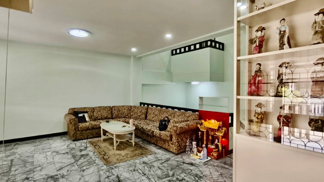 ขาย ทาวน์โฮม ขาย ทาวน์โฮม 3 ชั้น (เล่นระดับ) บรรยากาศบ้านเดี่ยว  - 300 ตรม. 34 ตร.วา บ้านสวยมาก ทำเลทอง รูปที่ 2