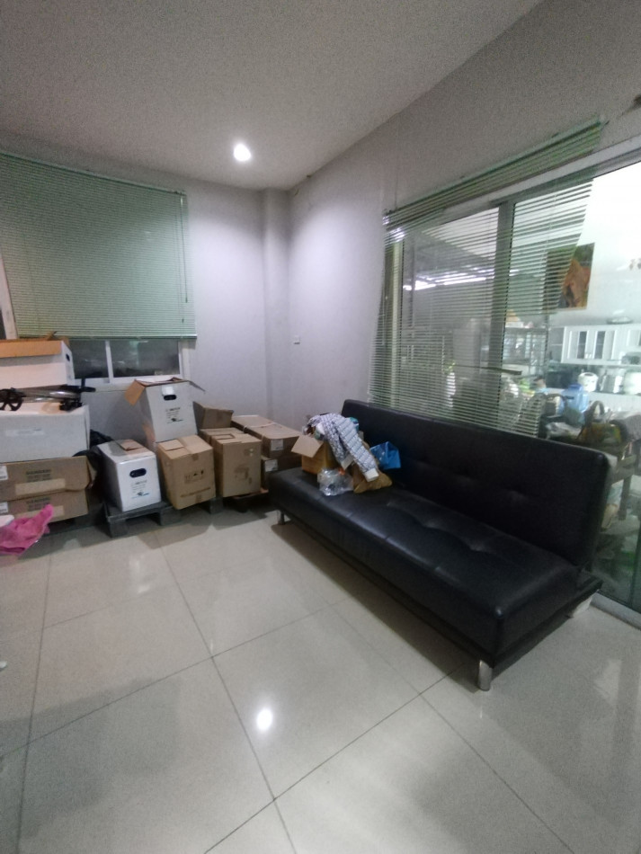ขาย บ้านเดี่ยว บ้านเดี่ยวสไตล์โมเดิร์น 3 ชั้น 200 ตรม. 1 งาน 4 ตร.วา รูปที่ 3