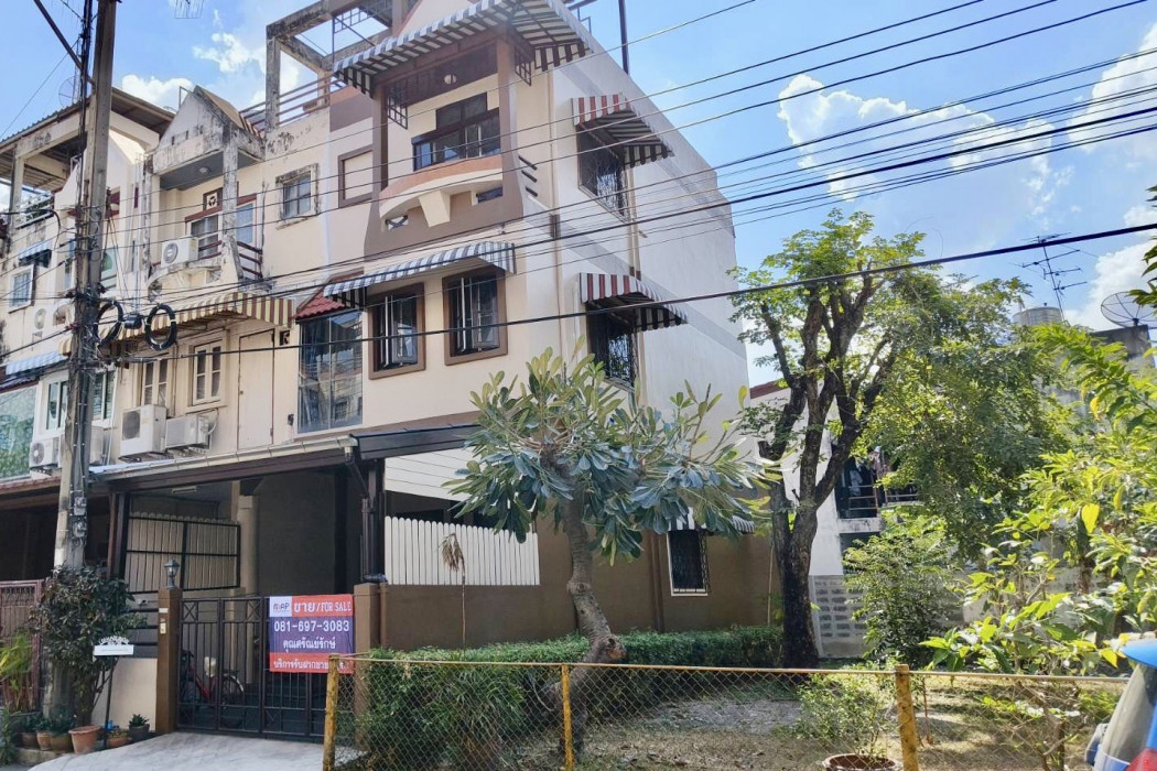ขาย ทาวน์โฮม ทาวน์โฮม 3 ชั้น มีดาดฟ้า แปลงมุม - 165 ตรม. 19 ตร.วา ติดสวนหย่อม บรรยากาศ บ้านเดี่ยว รูปที่ 2