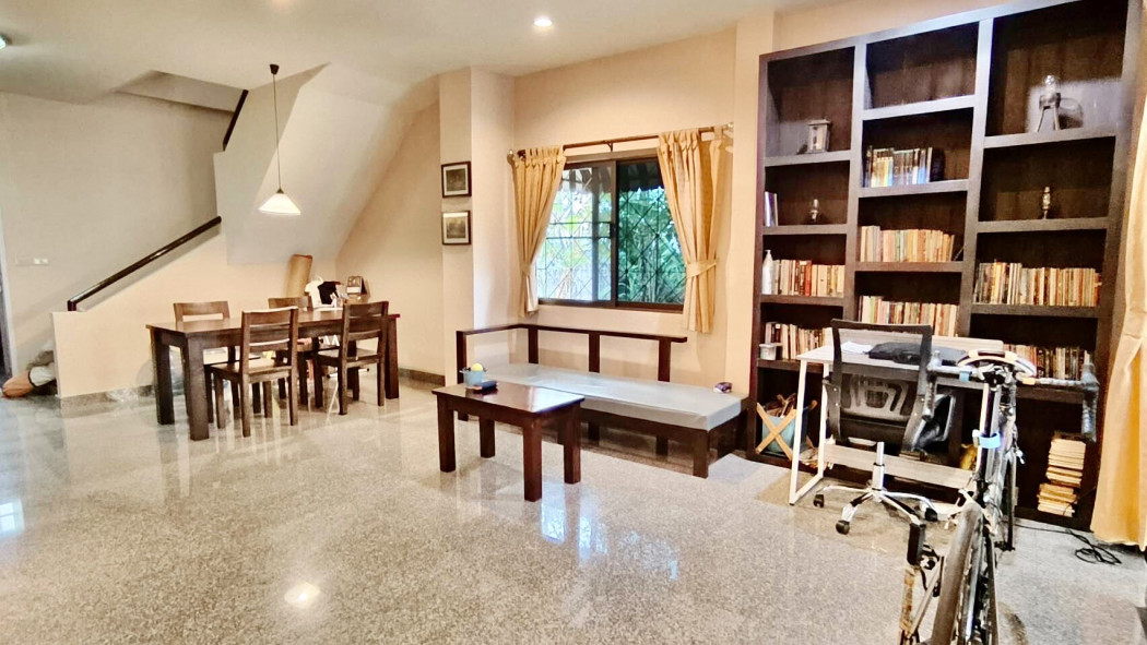 ขาย ทาวน์โฮม ทาวน์โฮม 3 ชั้น มีดาดฟ้า แปลงมุม - 165 ตรม. 19 ตร.วา ติดสวนหย่อม บรรยากาศ บ้านเดี่ยว รูปที่ 4