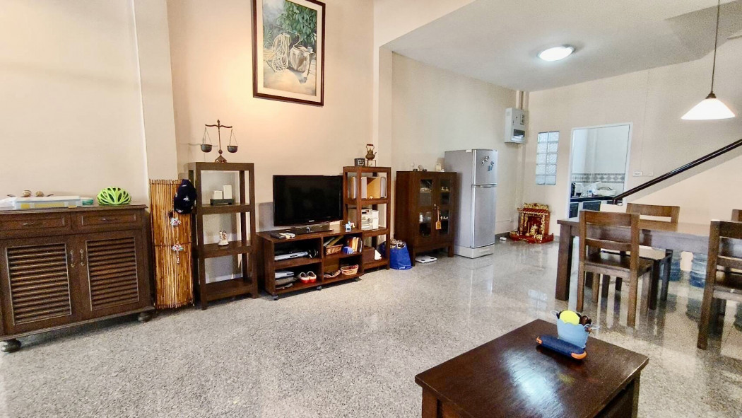 ขาย ทาวน์โฮม ทาวน์โฮม 3 ชั้น มีดาดฟ้า แปลงมุม - 165 ตรม. 19 ตร.วา ติดสวนหย่อม บรรยากาศ บ้านเดี่ยว รูปที่ 5