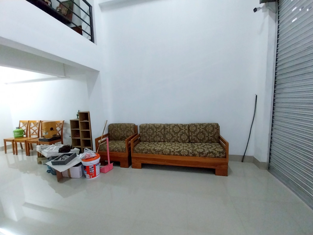 ขาย อาคารพาณิชย์ 5 ชั้นครึ่ง พร้อมเฟอร์นิเจอร์ 250 ตรม. 20 ตร.วา รูปที่ 2