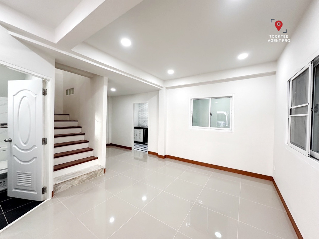 ขาย ทาวน์โฮม รีโนเวทใหม่ พร้อมอยู่ บ้านวรางกูล คลอง 3 110 ตรม. 27.1 ตร.วา เดินทางเข้า ออก ได้หลายทาง รูปที่ 5