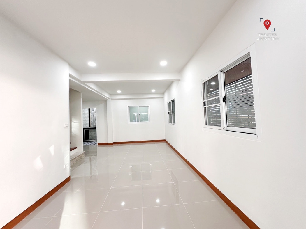 ขาย ทาวน์โฮม รีโนเวทใหม่ พร้อมอยู่ บ้านวรางกูล คลอง 3 110 ตรม. 27.1 ตร.วา เดินทางเข้า ออก ได้หลายทาง รูปที่ 4