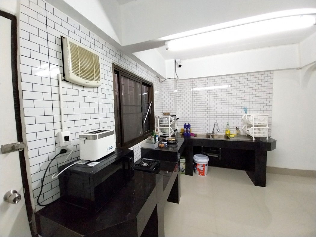 ขาย อาคารพาณิชย์ 5 ชั้นครึ่ง พร้อมเฟอร์นิเจอร์ 250 ตรม. 20 ตร.วา รูปที่ 4