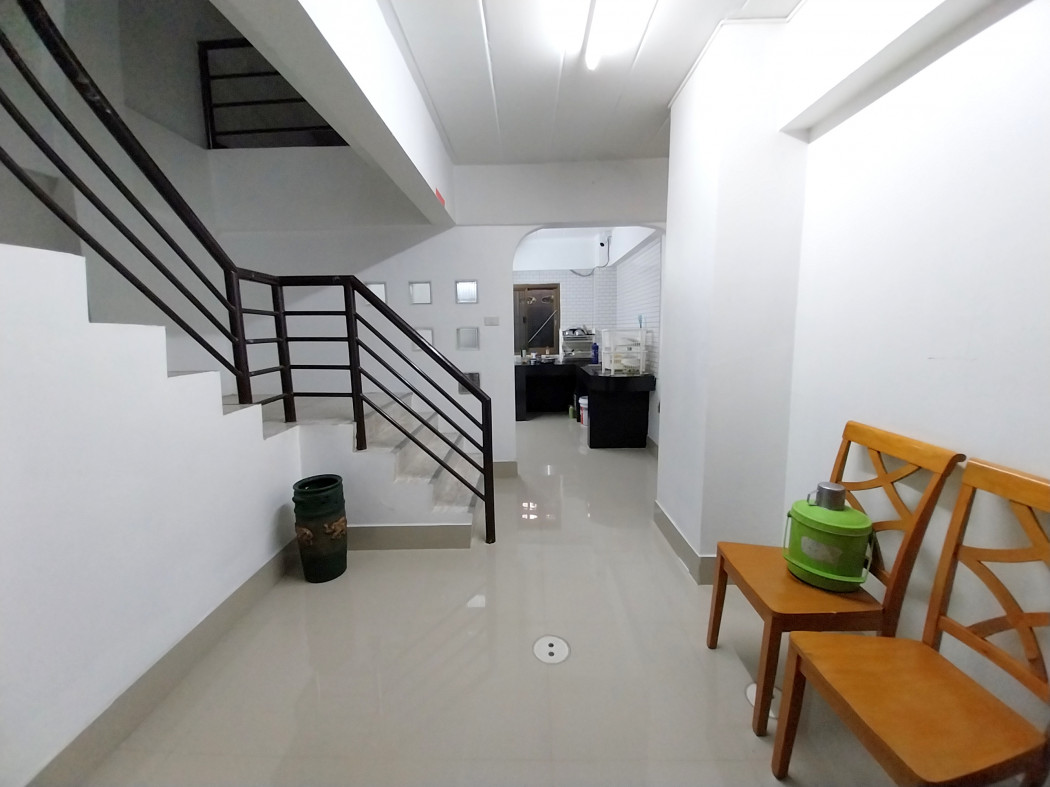 ขาย อาคารพาณิชย์ 5 ชั้นครึ่ง พร้อมเฟอร์นิเจอร์ 250 ตรม. 20 ตร.วา รูปที่ 3