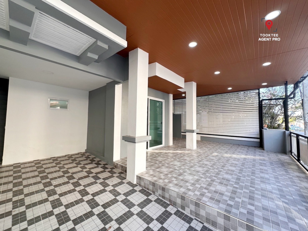 ขาย ทาวน์โฮม รีโนเวทใหม่ พร้อมอยู่ บ้านวรางกูล คลอง 3 110 ตรม. 27.1 ตร.วา เดินทางเข้า ออก ได้หลายทาง รูปที่ 2