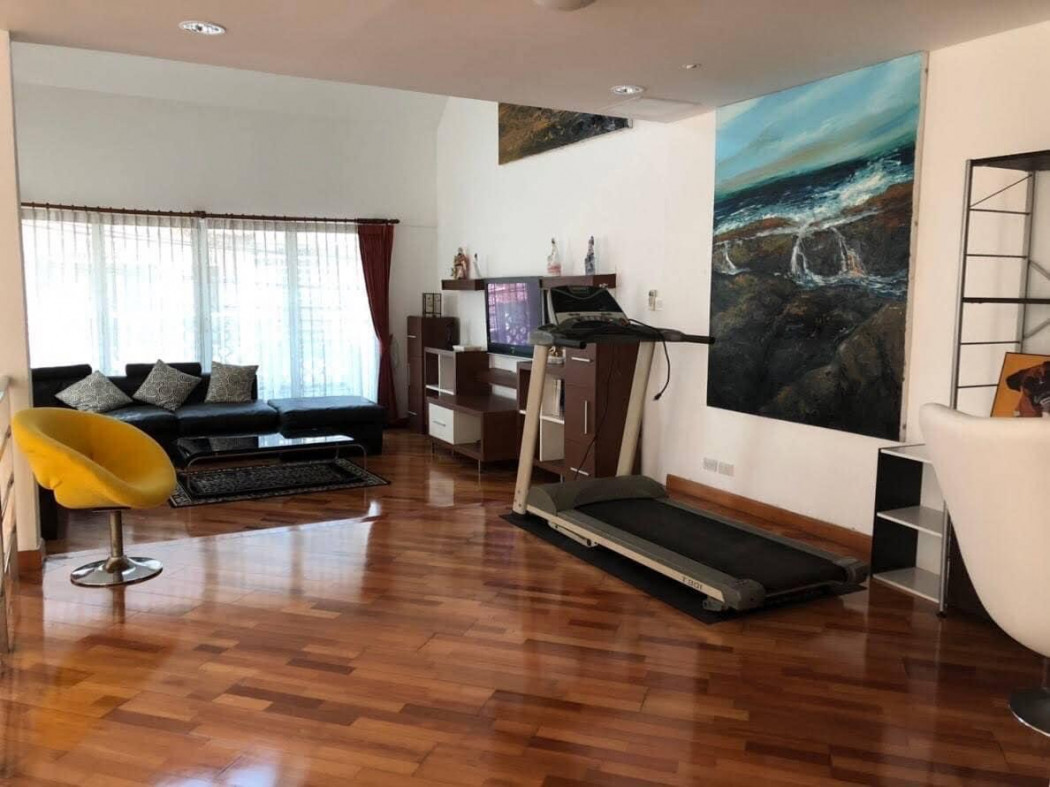 ให้เช่า บ้านแฝด ซอย ศูนย์วิจัย 4 ห้องนอน ใกล้โรงแรม A1 พระราม9 เพียง 5 นาที ถึงทองหล่อ รูปที่ 2