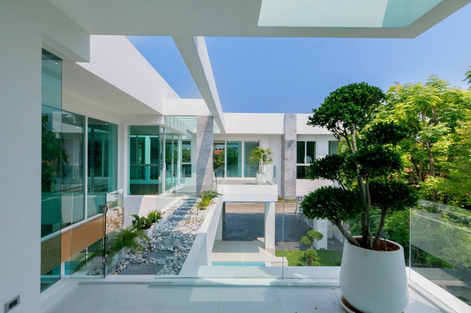  Modern luxury Pool villa  บ้านสร้างใหม่ ในหมู่บ้านเวิลด์คลับแลนด์ หางดง เชียงใหม่  รูปที่ 1