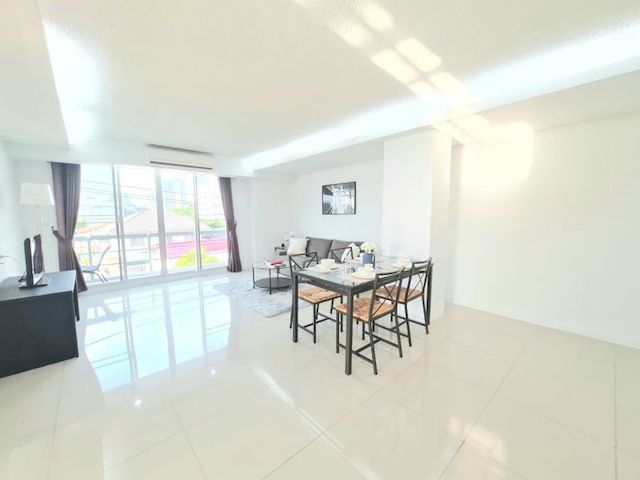 The Waterford Sukhumvit 50 safe spacious private 3rd floor BTS On Nut รูปที่ 1