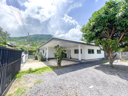 Beautiful house for sale PRICE 3.99 Million Baht Mountain View, Good Atmosphere Maenam Soi 7, Koh Samui Single House Good price and private รูปที่ 1