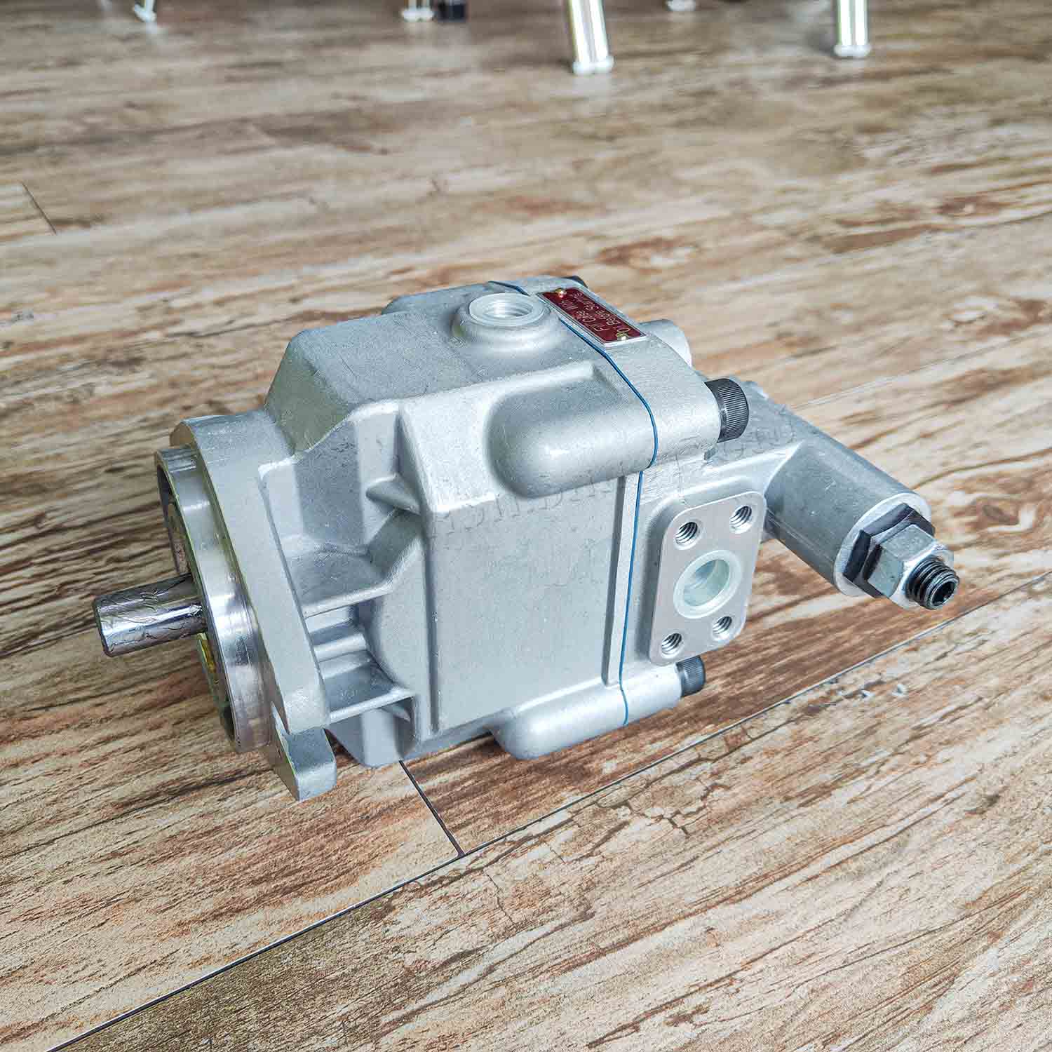 ปั๊มลูกสูบแบบปรับได้ (Low noise variable displacement piston pump) Tokimec P8VMR-20-CB-10 รูปที่ 1