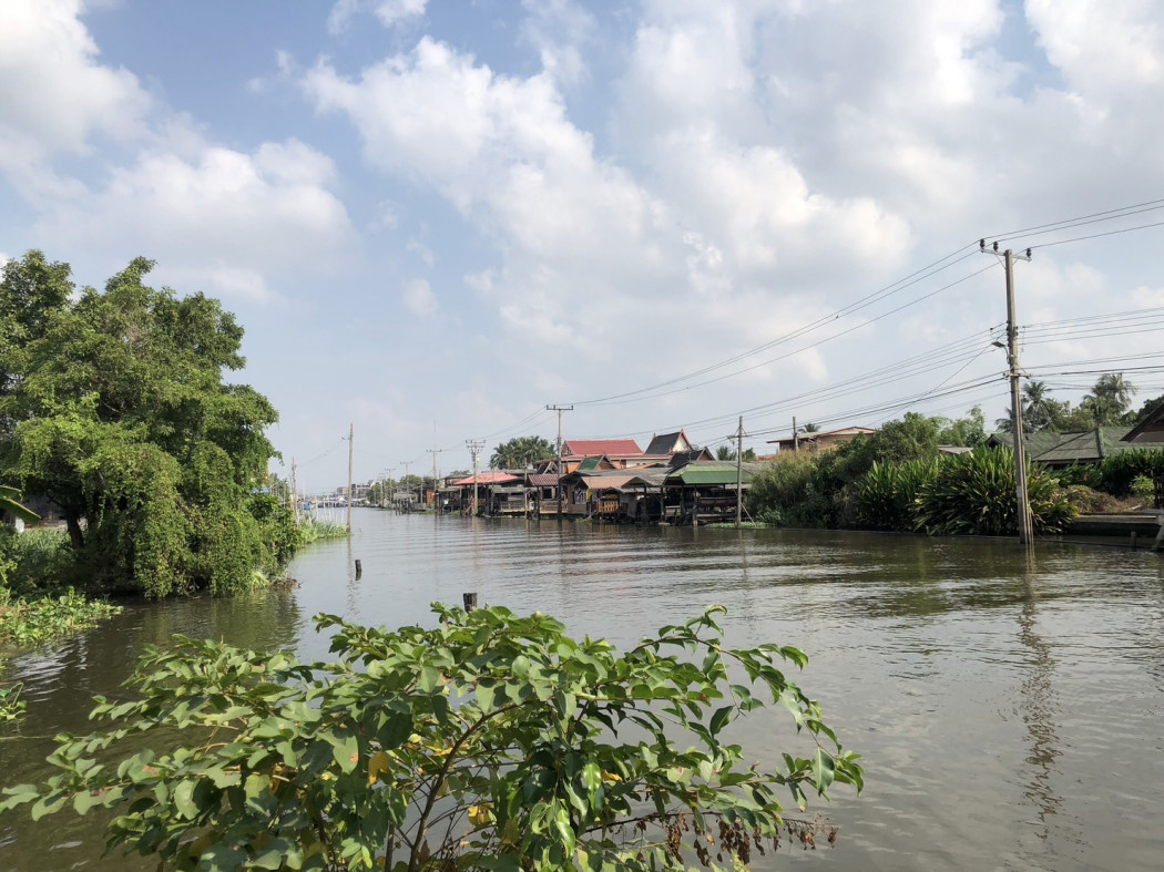 ขาย ที่ดิน ที่ดินริมน้ำ พร้อม บ้านหลังใหญ่ ทำเลทอง ศักยภาพดี ในเมือง บางใหญ่ - 4 ไร่ 3 งาน 18.9 ตร.วา รูปที่ 3