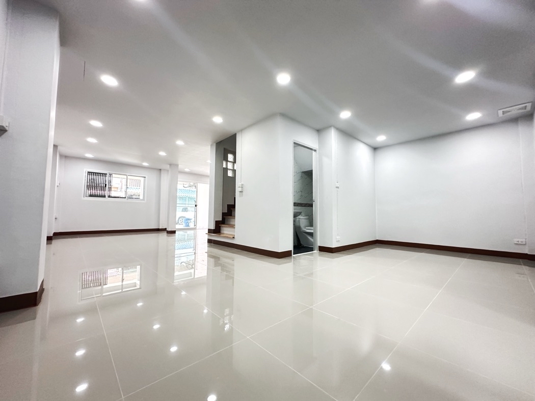 ขาย ทาวน์โฮม ต่อเติมครบ อยู่ถนนเมนคัทลียาวิลล์ ลำลูกกาคลอง4 110 ตรม. 21 ตร.วา รีโนเวท พร้อมอยู่ ฟรีโอน รูปที่ 10