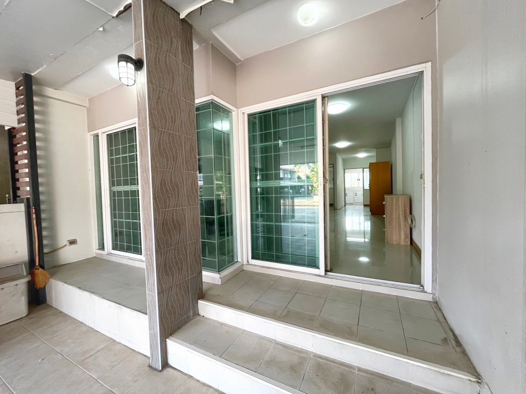 ขาย ทาวน์โฮม หน้าบ้านไม่ชนใครอรสิริน ทาวน์โฮม1 สันทราย จ.เชียงใหม่ 101 ตรม. 24.9 ตร.วา มีสาธารณูปโภคที่หลากหลาย รูปที่ 2
