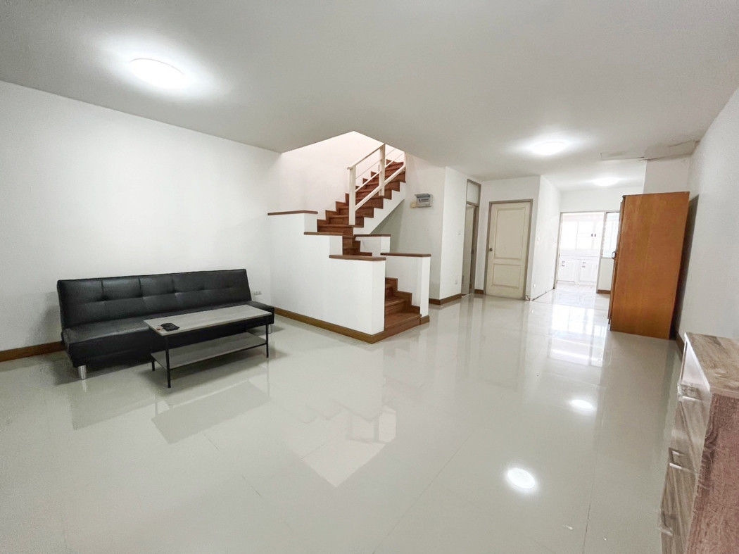 ขาย ทาวน์โฮม หน้าบ้านไม่ชนใครอรสิริน ทาวน์โฮม1 สันทราย จ.เชียงใหม่ 101 ตรม. 24.9 ตร.วา มีสาธารณูปโภคที่หลากหลาย รูปที่ 8