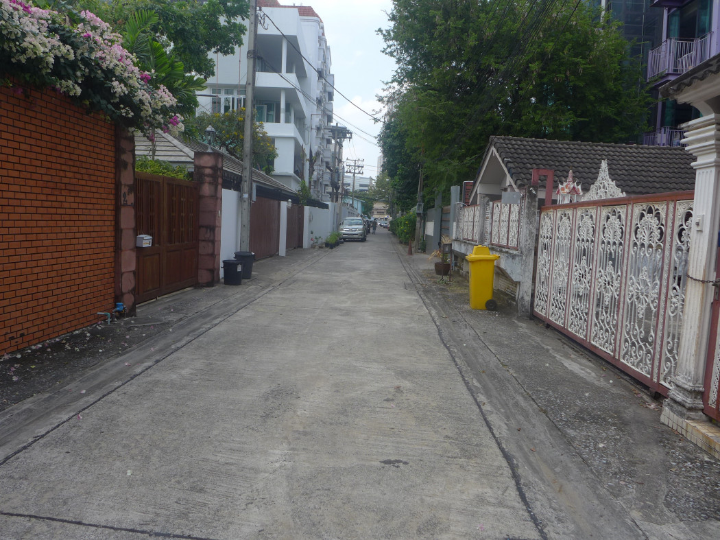 ขาย ที่ดิน ขายที่ดินซอย สายลม 2 พร้อมบ้านสองชั้น 1 หลัง แปลงติดพื้นที่สวนสีเขียว - 42 ตร.วา รูปที่ 8