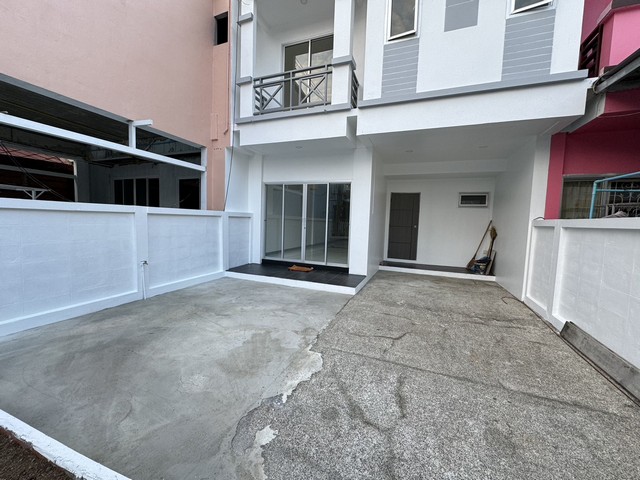 For Sales : Rawai, 2-Storey Town Home, 3 bedrooms 2 Bathrooms รูปที่ 1