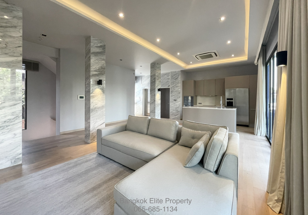 ให้เช่า บ้านเดี่ยว อาณา เอกมัย Super Luxury พร้อมลิฟต์ บนทำเลเอกมัย 4 ห้องนอน รูปที่ 3