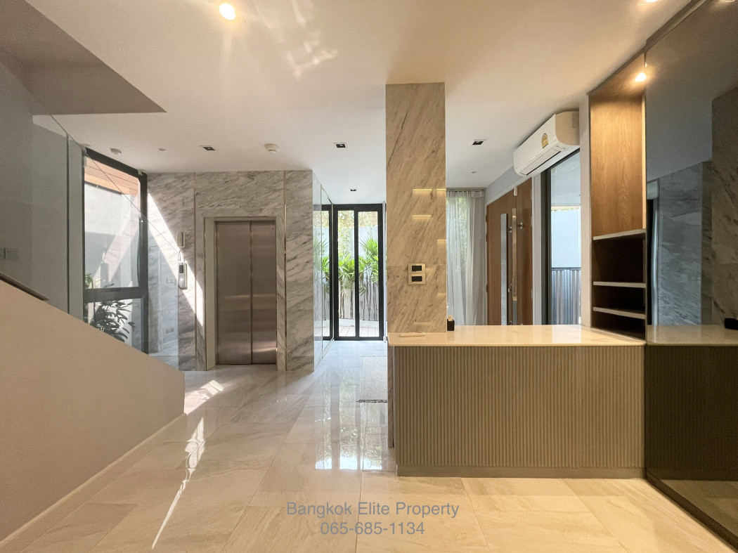 ให้เช่า บ้านเดี่ยว อาณา เอกมัย Super Luxury พร้อมลิฟต์ บนทำเลเอกมัย 4 ห้องนอน รูปที่ 6