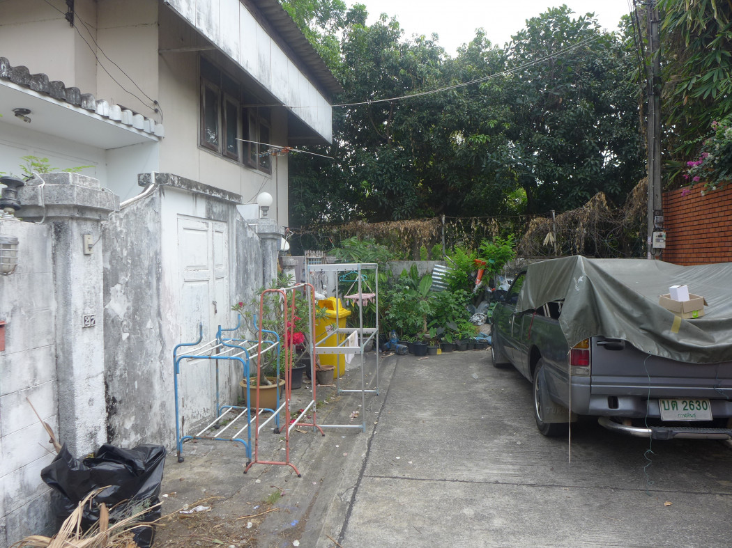 ขาย ที่ดิน ขายที่ดินซอย สายลม 2 พร้อมบ้านสองชั้น 1 หลัง แปลงติดพื้นที่สวนสีเขียว - 42 ตร.วา รูปที่ 9