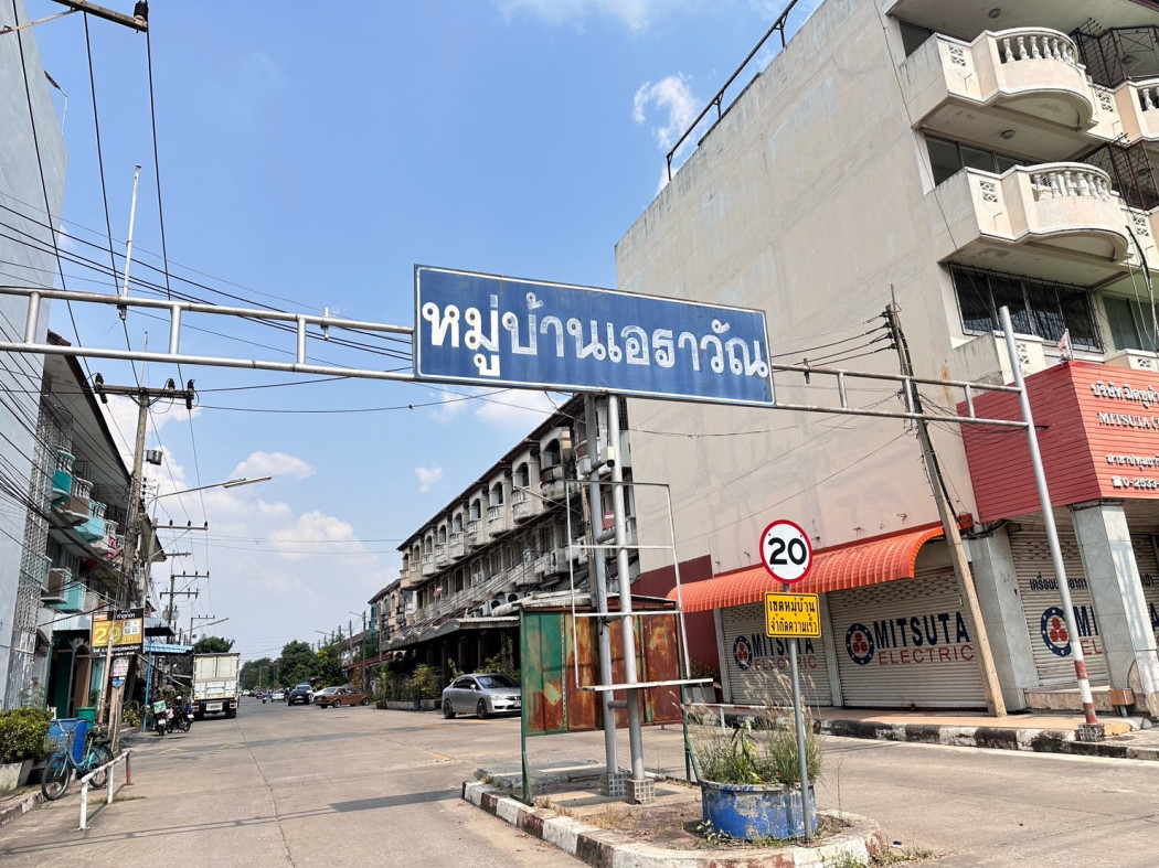 ขาย ทาวน์โฮม ปรับปรุงใหม่ เอราวัณ ลำลูกกา 80 ตรม. 17 ตร.วา ฟรีโอน รูปที่ 2