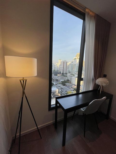 MUNIQ Sukhumvit 23 nice clean spacious 15th floor BTS Asoke รูปที่ 1