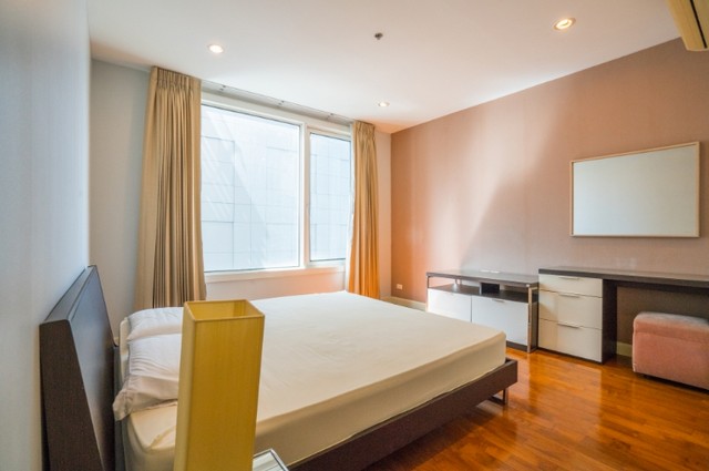 Siri Residence Sukhumvit 24 Condo For Rent Near BTS  รูปที่ 1