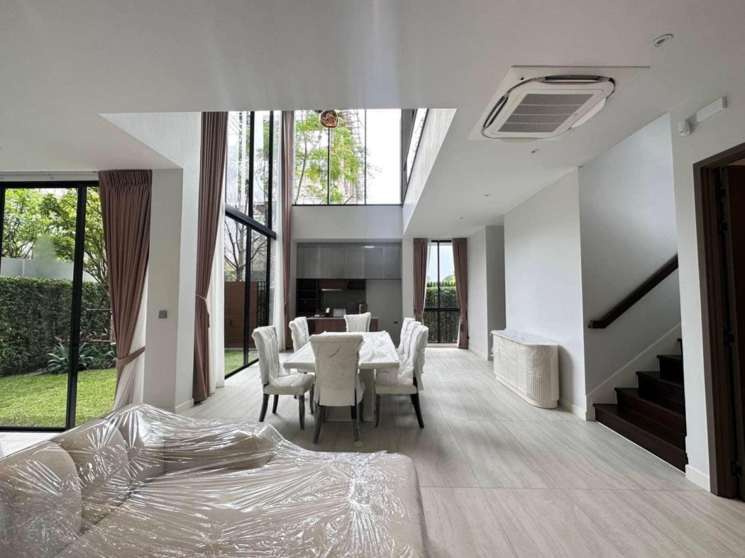 ให้เช่า บ้านเดี่ยว บูก้าน กรุงเทพกรีฑา มีลิฟท์ มีสวนในบ้าน 4 ห้องนอน วิวสระว่ายน้ำ รูปที่ 9