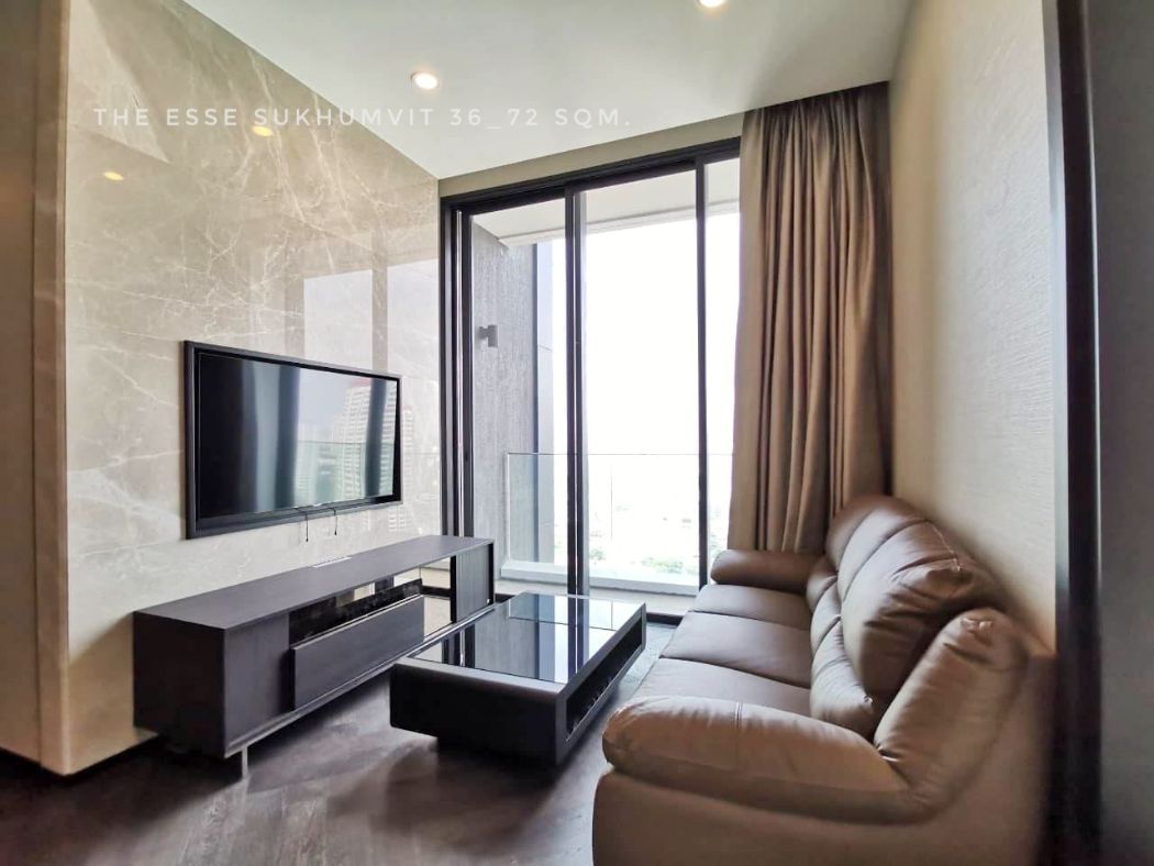 ให้เช่า คอนโด luxury condo 2 bedrooms The Esse สุขุมวิท 36 72 ตรม. high floor close to BTS Thong Lo รูปที่ 1