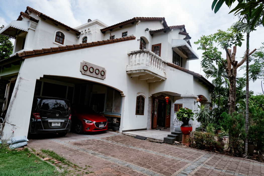 ขาย บ้านเดี่ยว ลดาวัลย์ ศรีนครินทร์ 450 ตรม. 2 งาน 98 ตร.วา ใกล้รถไฟฟ้า สถานีศรีแบริ่ง รูปที่ 2
